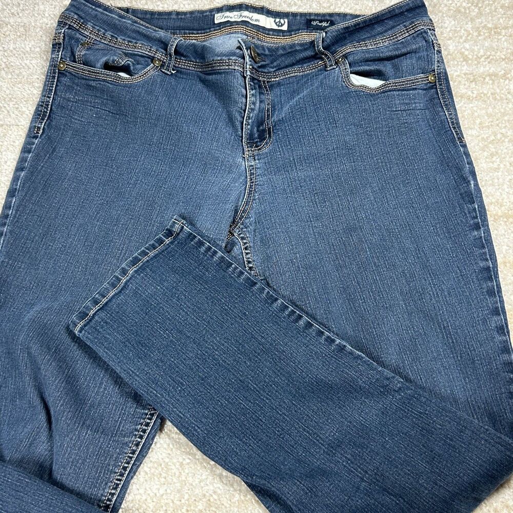 True Freedom Jeans Junior 17 Soulful Dark Wash Straight Leg Stretch Denim